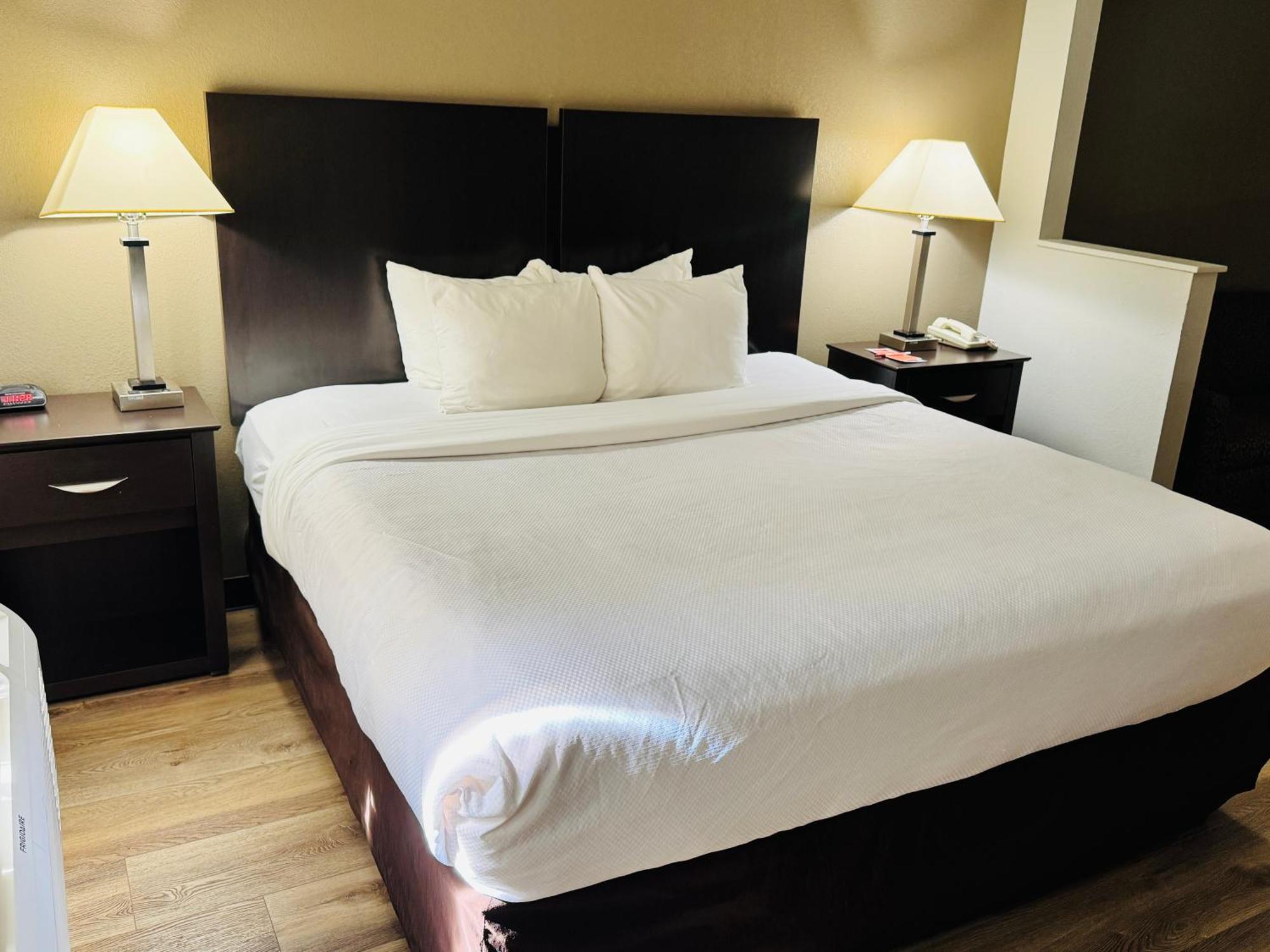 Econo Inn&suites