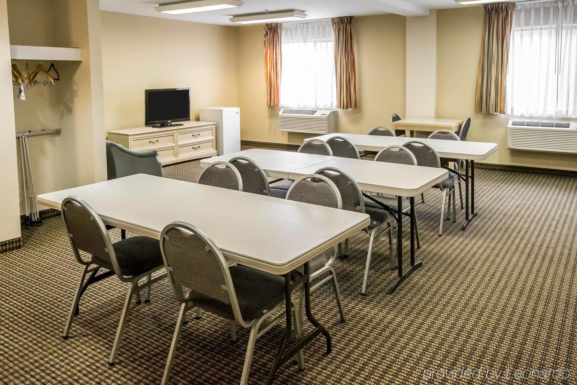 Hotel Econo Inn&suites 2*